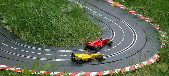 Ninco Formula 1 Racing Action - Ferrari vs. Jordan