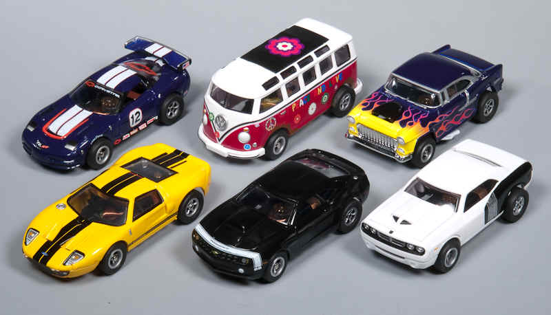 Auto World X-Traction Ultra-G Release 8-B Slot Cars